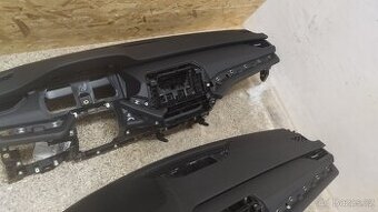 Nové originální palubní desky Škoda Octavia 4