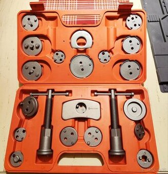 Sada pro výměnu brzdových destiček (nová, nepoužitá)