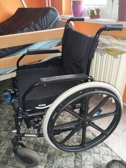 Invalidní vozík Zn. Karma