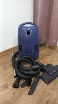 Vysavač AEG