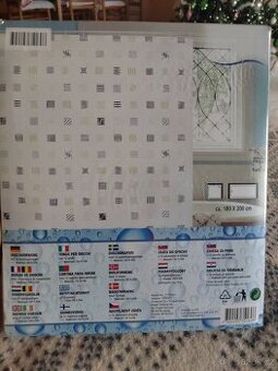 Nový koupelnový závěs