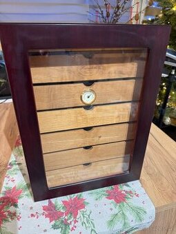 Humidor na doutníky.