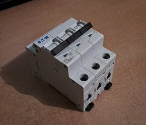 Jistič EATON B32/3, 32A