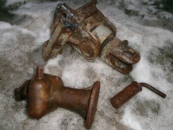 prodám závěs na traktor Zetor, nádrž, závěsnou lištu, volant