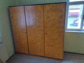 Kompletní stará ložnice