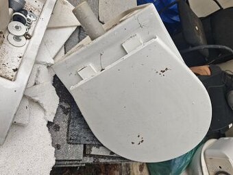 Závěsné WC, umyvadlo