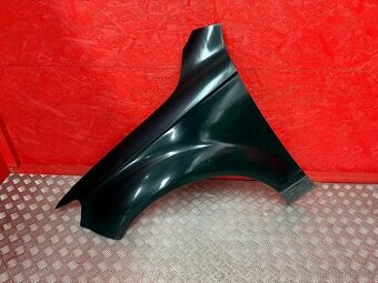 LEVÝ PŘEDNÍ BLATNÍK AUDI Q7 4L