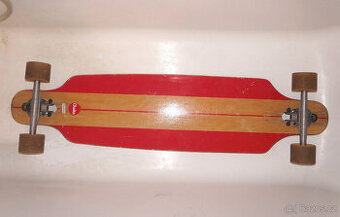 Longboard 38“ skateboard Choke, bezvadný stav, málo jetý.