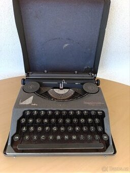 Starožitný psací stroj H.Fumandler Praha