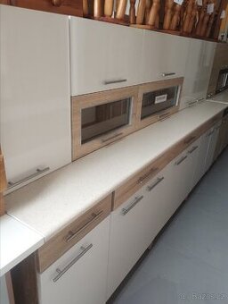 Kuchyně 260 cm