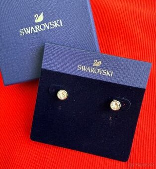 Náušnice Swarovski (orig.) pecky, sleva 1390 Kč