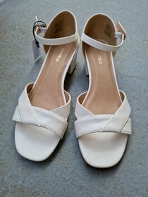 Nové dámské sandály Anna Field bílé vel. 37