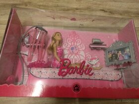 Letní Barbie s postelí