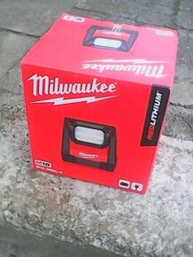 Milwaukee M18 HOAL-0 Svítilna stojanová otočná 4000 lumenu