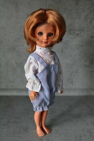 Vysoká retro mrkací panenka + oblečky 70.léta