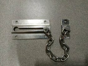 Řetěz na dveře
