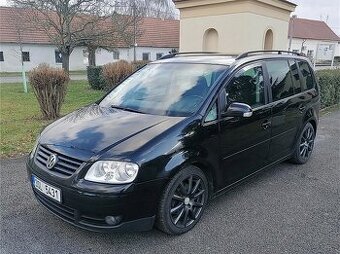 Prodám díly na VW Touran 2.0Tdi 2004