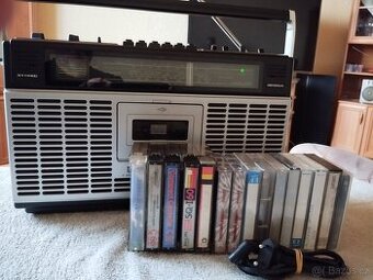 Radiomagnetofon Universum