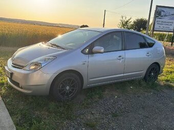 Prodám Toyota Prius II. generace Hybrid 1.5