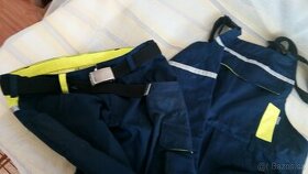 MONTÉRKY  PÁNSKÉ 2 kusy, velikost 50 + 52L s laclem.