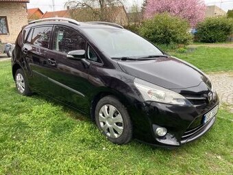 Toyota Verso 2,0TDi, 7 mist, 2013