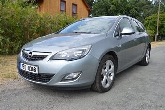 Opel Astra J Sports Tourer 2.0 CDTI, 118kW