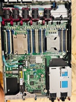 HP ProLiant DL360 Gen9 – 2× Xeon, 64 GB RAM, plně funkční