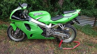 Kawasaki ZX7R