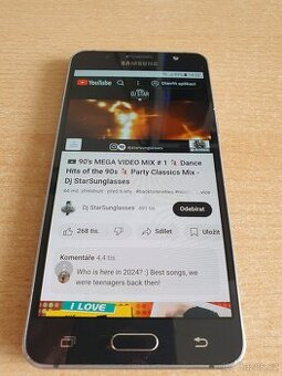Funkční Samsung J5 2016 s krytem a nabíječkou.