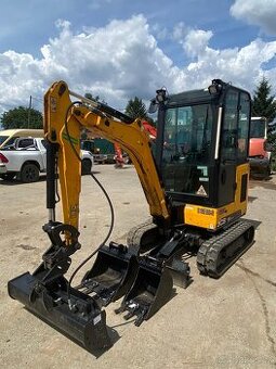Pásový bagr JCB 16C-1