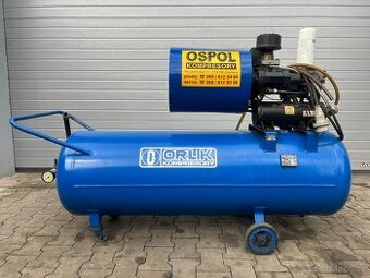 Šroubový kompresor