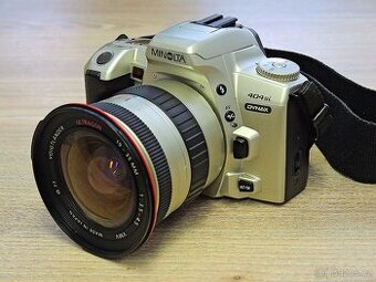 Analog Minolta Dynax 404si + Voightlander Ultragon 19-35mm