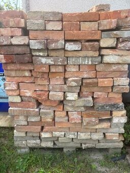 Prodám opracované cihly