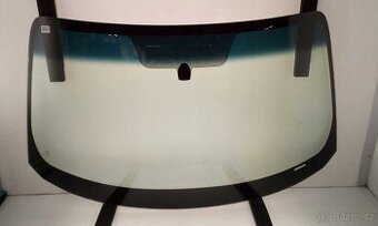 Infinity FX35 FX45 čelní sklo