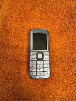 Nokia 6070 v pěkném a plně funkčním stavu