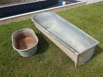 Stará pozinkovaná vana k prodeji