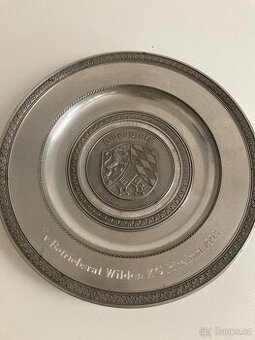 Talíř na stěnu, cínový