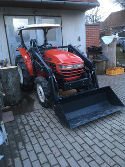 Traktor Yanmar AF290 29HP 4WD s příslušenstvím