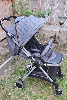 Prodáme dětský kočárek Chipolino