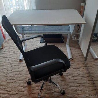 Kancelarska zidle cerna