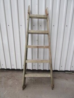 Nabízím staré dřevěne štafle. Jsou funkční. původní stav. Je