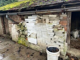 DARUJI ZA ODVOZ ZDARMA Červené cihly pálení