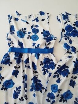 DVOJE NOVÉ STEJNÉ LETNÍ ŠATIČKY S RŮŽIČKAMI