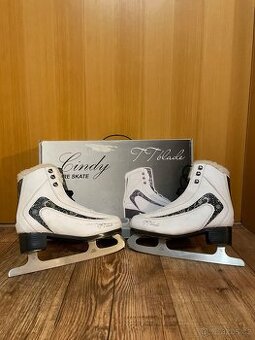 Dámské brusle vel. 38