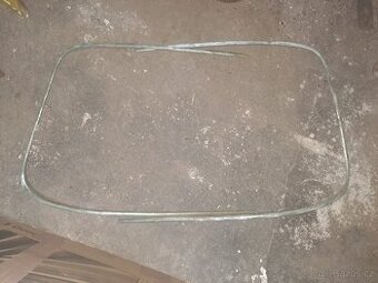 Tatra 603 rámeček předního vysokého okna