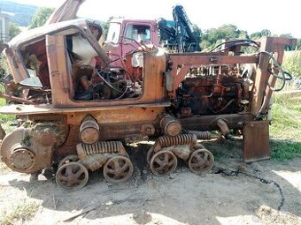 Dt-75 A-41 zbytek dílů - 1