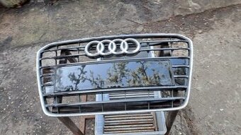 Predni maska audi a5 Gril audi a5 facelift Hezky stav lehka
