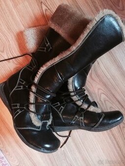 Kozačky s beránkem a šněrováním-vel.37