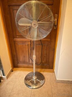 stojanový ventilátor ECG