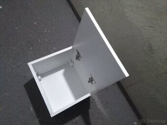 Závěsná skříňka